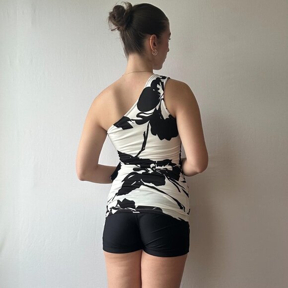 B&W One Shoulder Scrunch Top - Picture 3 of 6